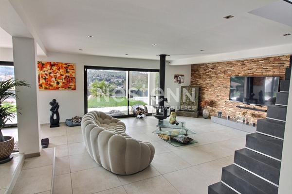 Maison Bouc Bel Air 7 pièces 206 m2 sur une parcelle de 2400 m² + piscine, jacuzzi