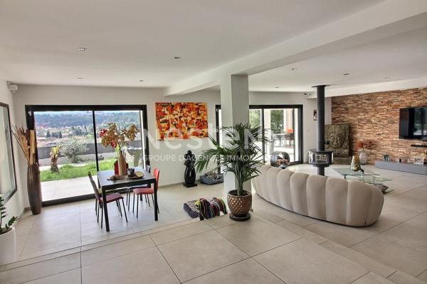 Maison Bouc Bel Air 7 pièces 206 m2 sur une parcelle de 2400 m² + piscine, jacuzzi