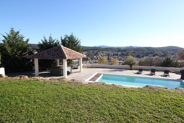 Maison Bouc Bel Air 7 pièces 206 m2 sur une parcelle de 2400 m² + piscine, jacuzzi