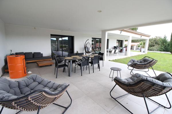 Maison Bouc Bel Air 7 pièces 206 m2 sur une parcelle de 2400 m² + piscine, jacuzzi