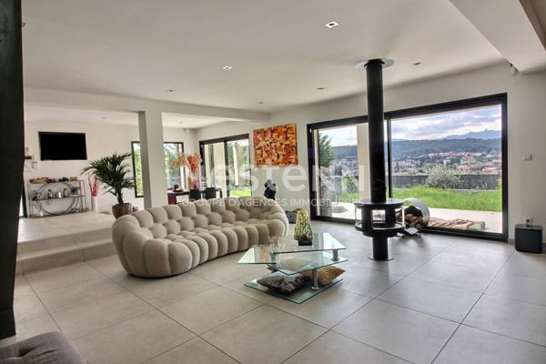 Maison Bouc Bel Air 7 pièces 206 m2 sur une parcelle de 2400 m² + piscine, jacuzzi