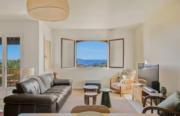 Maison meublée Carqueiranne 3 pièce(s) 73.33 m2 vue mer.