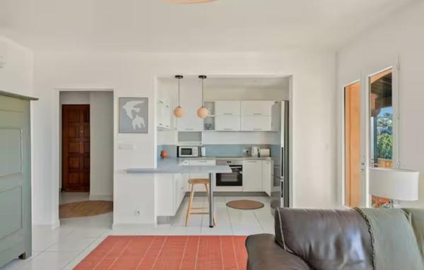 Maison meublée Carqueiranne 3 pièce(s) 73.33 m2 vue mer.