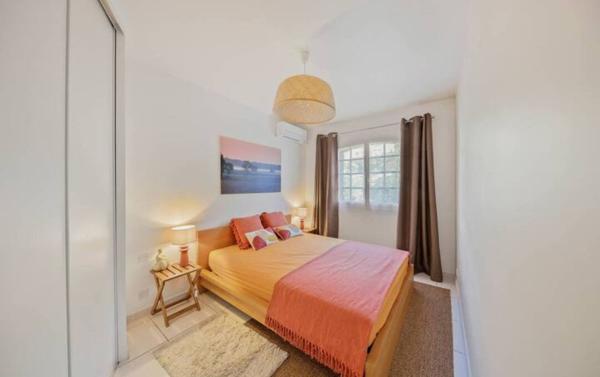 Maison meublée Carqueiranne 3 pièce(s) 73.33 m2 vue mer.