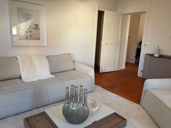 Cannes Quartier Carnot - Dernier étage - 3 pièces - 95 m² au sol (68m² habitables) - Charme de l'ancien