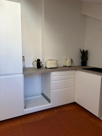 Cannes Quartier Carnot - Dernier étage - 3 pièces - 95 m² au sol (68m² habitables) - Charme de l'ancien