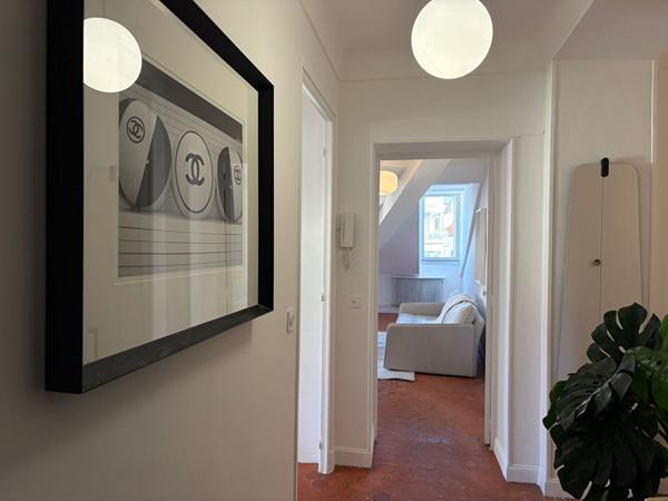 Cannes Quartier Carnot - Dernier étage - 3 pièces - 95 m² au sol (68m² habitables) - Charme de l'ancien