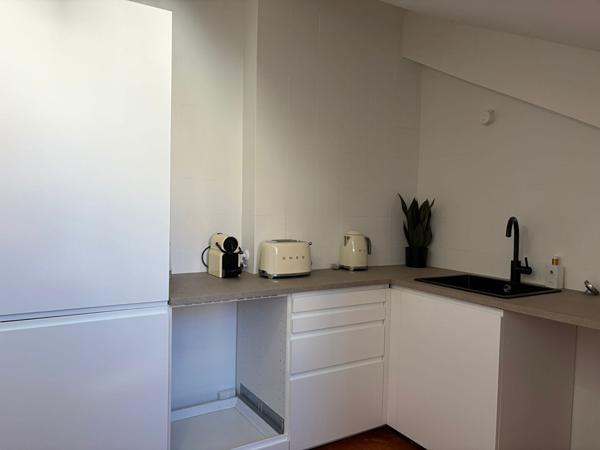 Cannes Quartier Carnot - Dernier étage - 3 pièces - 95 m² au sol (68m² habitables) - Charme de l'ancien