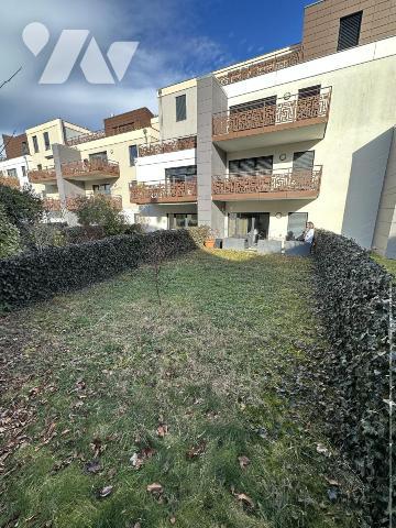 F2 REZ DE JARDIN DANS RESIDENCE RECENTE