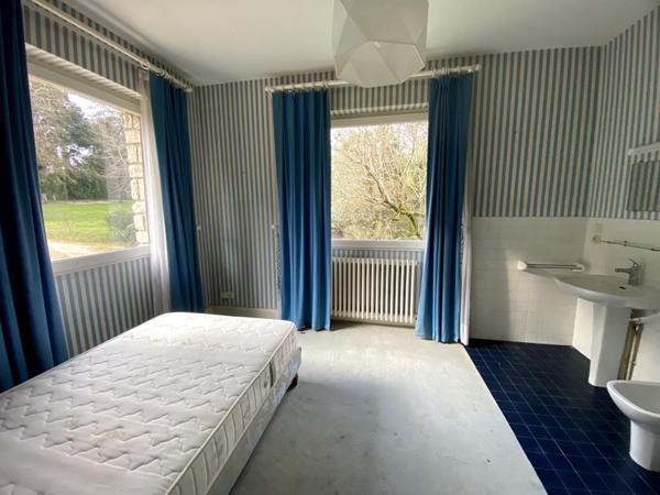 Propriété en pierre avec parc exceptionnel de 4,2 hectares au cœur de Nersac