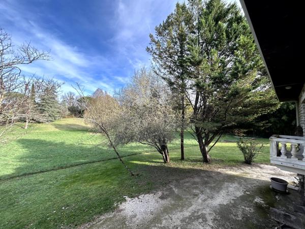 Propriété en pierre avec parc exceptionnel de 4,2 hectares au cœur de Nersac