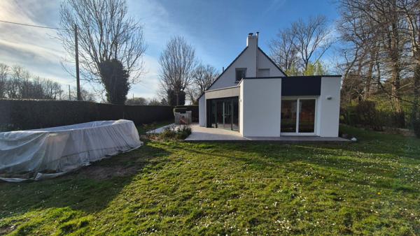 Maison en semi plain-pieds de 170 m2 comprenant 5 chambres, garage, carport, située à COULOGNE