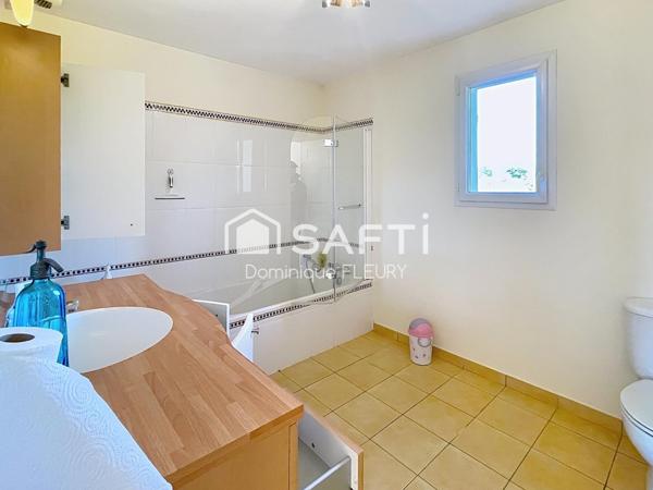 Maison de 155m² avec piscine chauffée.