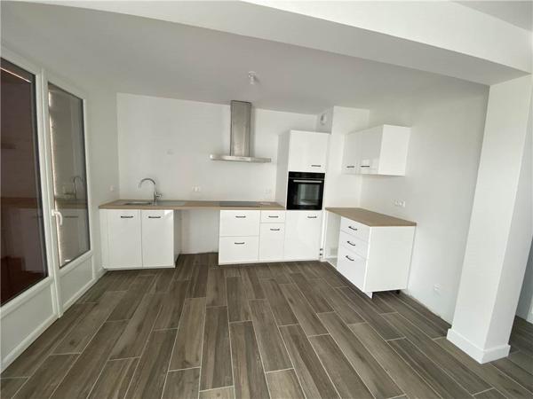 À LOUER - MAISON T4 - GIBAUDERIE