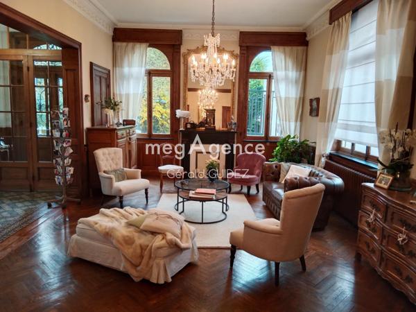 Maison à Douai, 59500 - 11 pièces 342m²