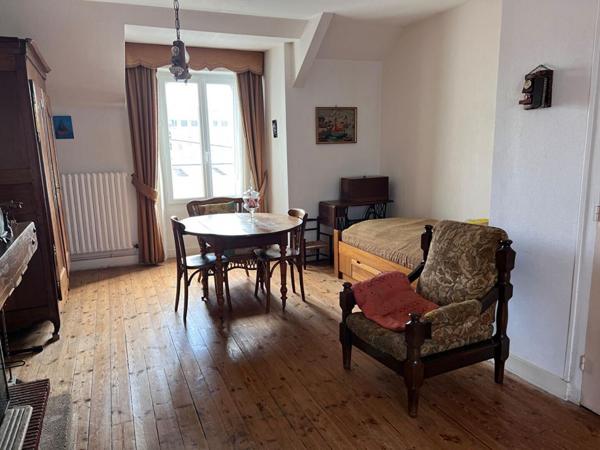 Charmante maison de ville - Beau potentiel proche du centre