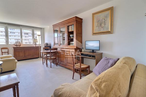 HYPER CENTRE COLOMBES ! APPARTEMENT 3 PIECES 65m2 LUMINEUX AVEC VUE TOUR EIFFEL