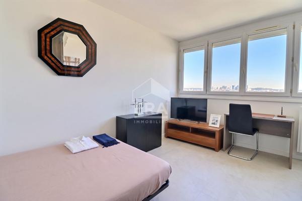 HYPER CENTRE COLOMBES ! APPARTEMENT 3 PIECES 65m2 LUMINEUX AVEC VUE TOUR EIFFEL