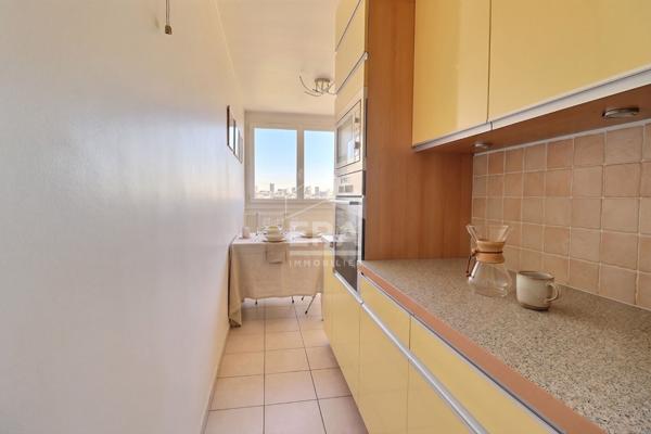 HYPER CENTRE COLOMBES ! APPARTEMENT 3 PIECES 65m2 LUMINEUX AVEC VUE TOUR EIFFEL