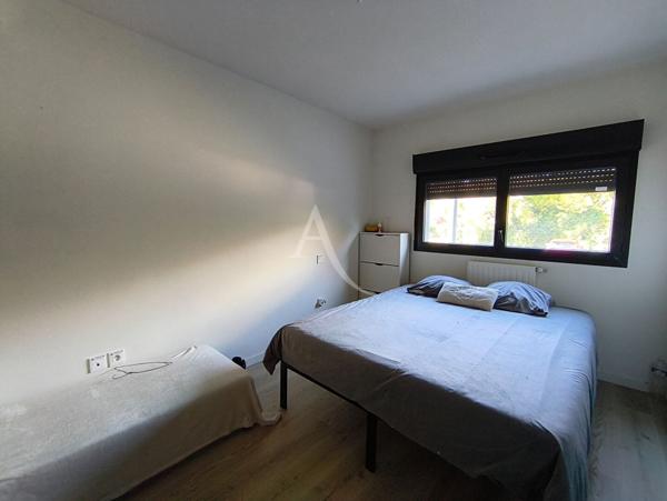 Lons, Appartement loué, une chambre, parkiing