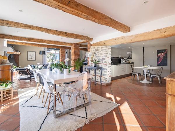 MAISON D'HOTE EN PIERRE AVEC JARDIN ET PISCINE, PERPIGNAN OUEST