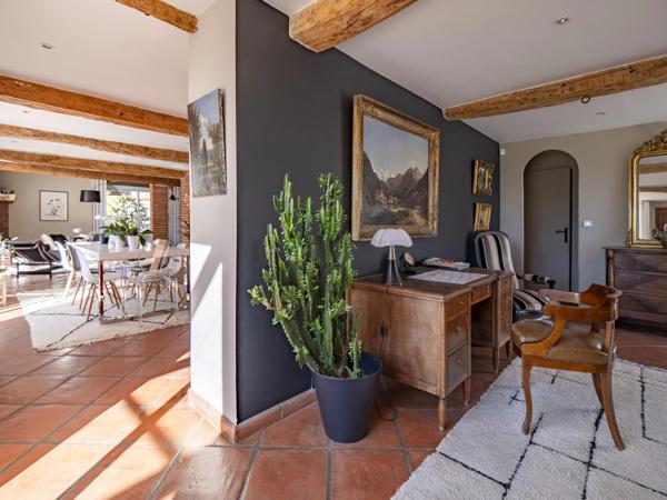 MAISON D'HOTE EN PIERRE AVEC JARDIN ET PISCINE, PERPIGNAN OUEST