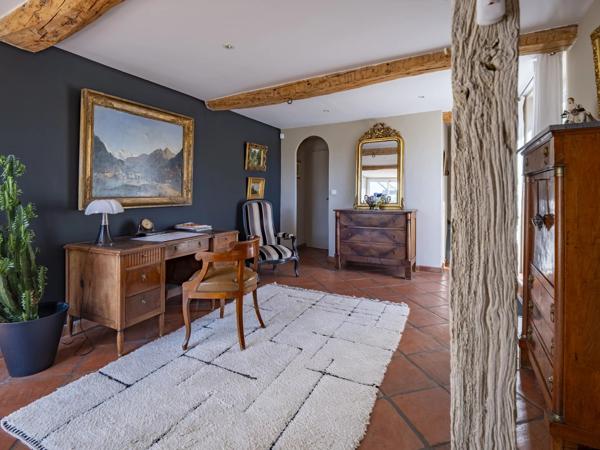 MAISON D'HOTE EN PIERRE AVEC JARDIN ET PISCINE, PERPIGNAN OUEST