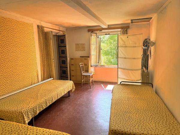 salernes - Maison ancienne à rénover avec fort potentiel!
