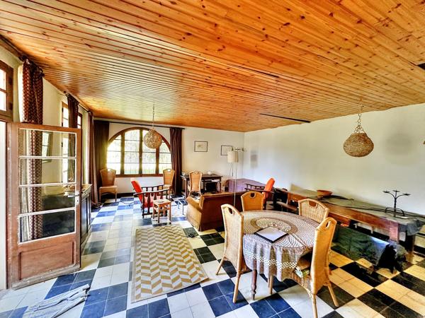 salernes - Maison ancienne à rénover avec fort potentiel!