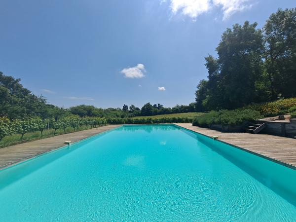 Belle Propriété avec Piscine et Gîte