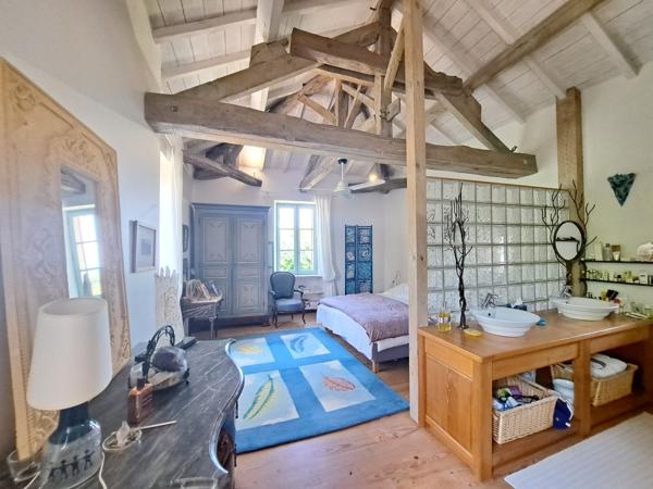Belle Propriété avec Piscine et Gîte