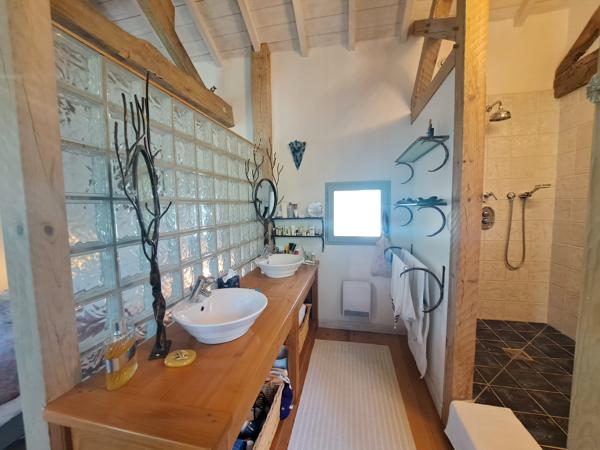 Belle Propriété avec Piscine et Gîte