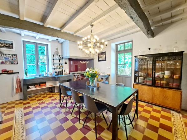 Belle Propriété avec Piscine et Gîte