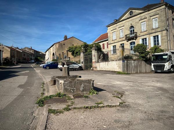 Maison 180 M2, 7 pièces ,5 chambres , garage, 16 ares de terrain