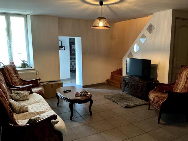 Maison 180 M2, 7 pièces ,5 chambres , garage, 16 ares de terrain