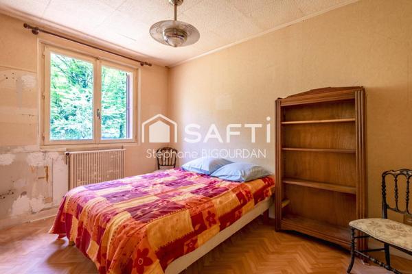 Maison Châtillon : 97m², 4 ch, terrain 350m², lisière forêt.