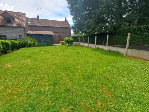 QUARTIER ETOUVIE : Maison en retrait de rue et impasse, avec JARDIN et GARAGE