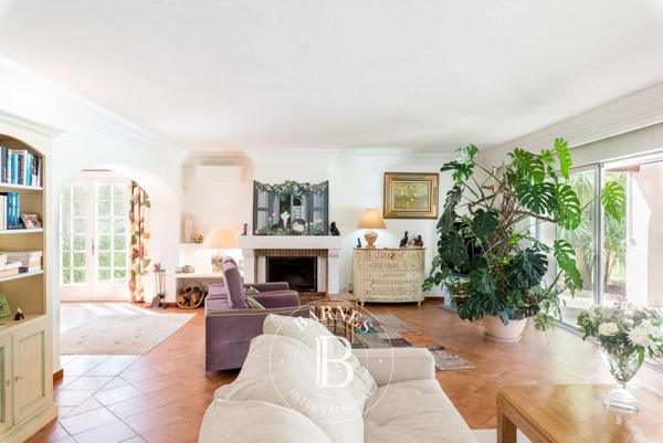 Le Rouret, Maison 5 Chambres -  301 m² à vendre