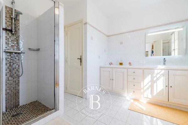 Le Rouret, Maison 5 Chambres -  301 m² à vendre