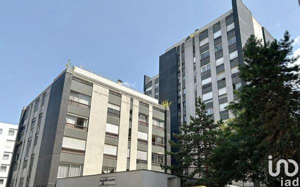 Apartment for sale 3 rooms 56 m² Paris 19