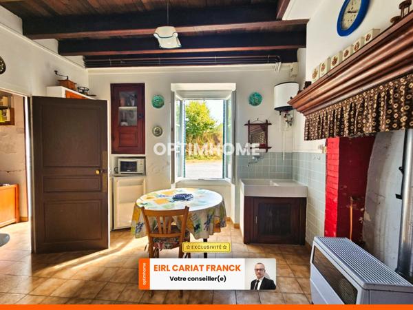 MAISON EN PIERRE DE 60 M², SUR 1629 M² DE TERRAIN AVEC DÉPENDANCES