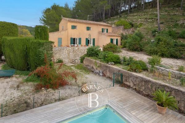Cassis, Maison 6 Chambres -  240 m² à vendre
