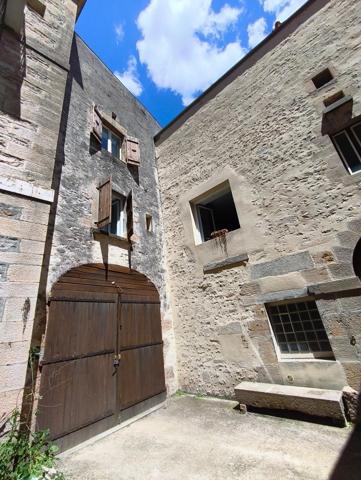 Immeuble d'une surface habitable de 196 m2 en plein coeur de Saint-Amour