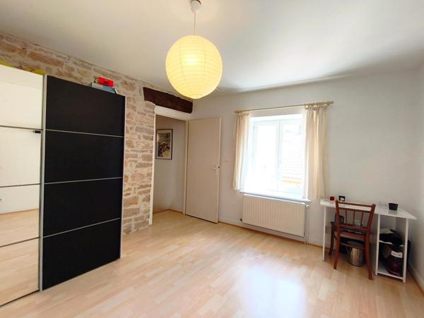 Immeuble d'une surface habitable de 196 m2 en plein coeur de Saint-Amour