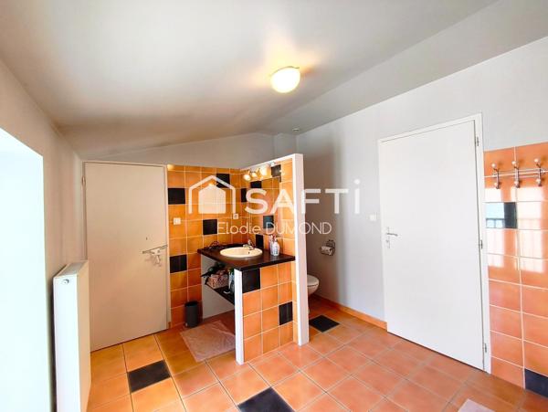 Immeuble d'une surface habitable de 196 m2 en plein coeur de Saint-Amour