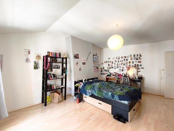 Immeuble d'une surface habitable de 196 m2 en plein coeur de Saint-Amour