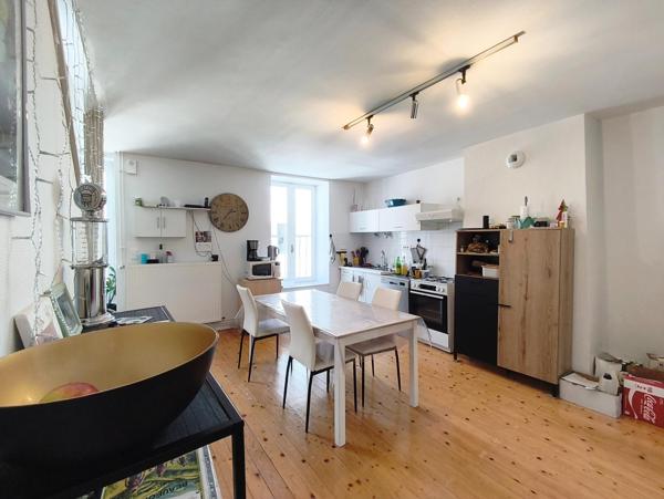 Immeuble d'une surface habitable de 196 m2 en plein coeur de Saint-Amour
