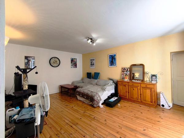 Immeuble d'une surface habitable de 196 m2 en plein coeur de Saint-Amour