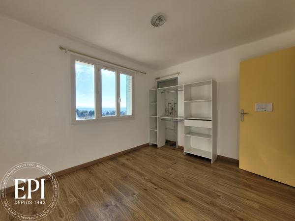 Appartement T3 dernier étage sans ascenseur,