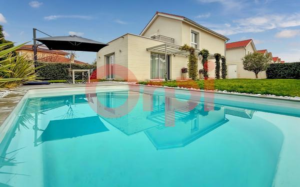 Maison à vendre    5 pièces • 140 m2 Bron